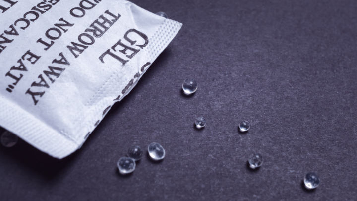 Guaranteed protection against moisture for goods and equipment using high-quality desiccants